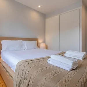 Graceful 2bdr Duplex By Lovelystay Apartment Lisbon