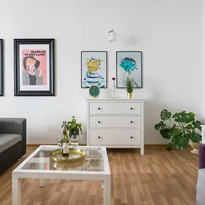 Apartment Discover - 3 Rakowicka St - Classic Near Main Station - Netflix, Krakow